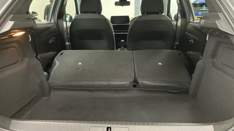 Peugeot 208 1.2 PureTech 100 Active Premium 5dr Petrol Hatchback